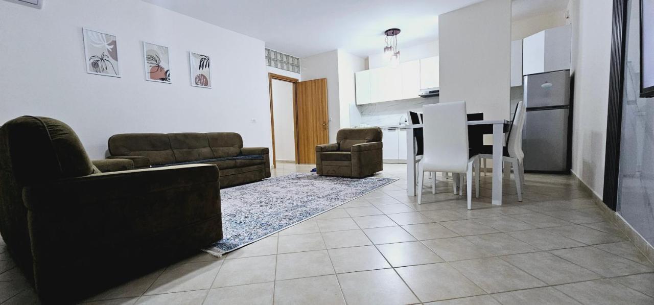 New Bazaar Side Bliss 2 Bed Room Apt With Free Garage Tirana Exterior foto