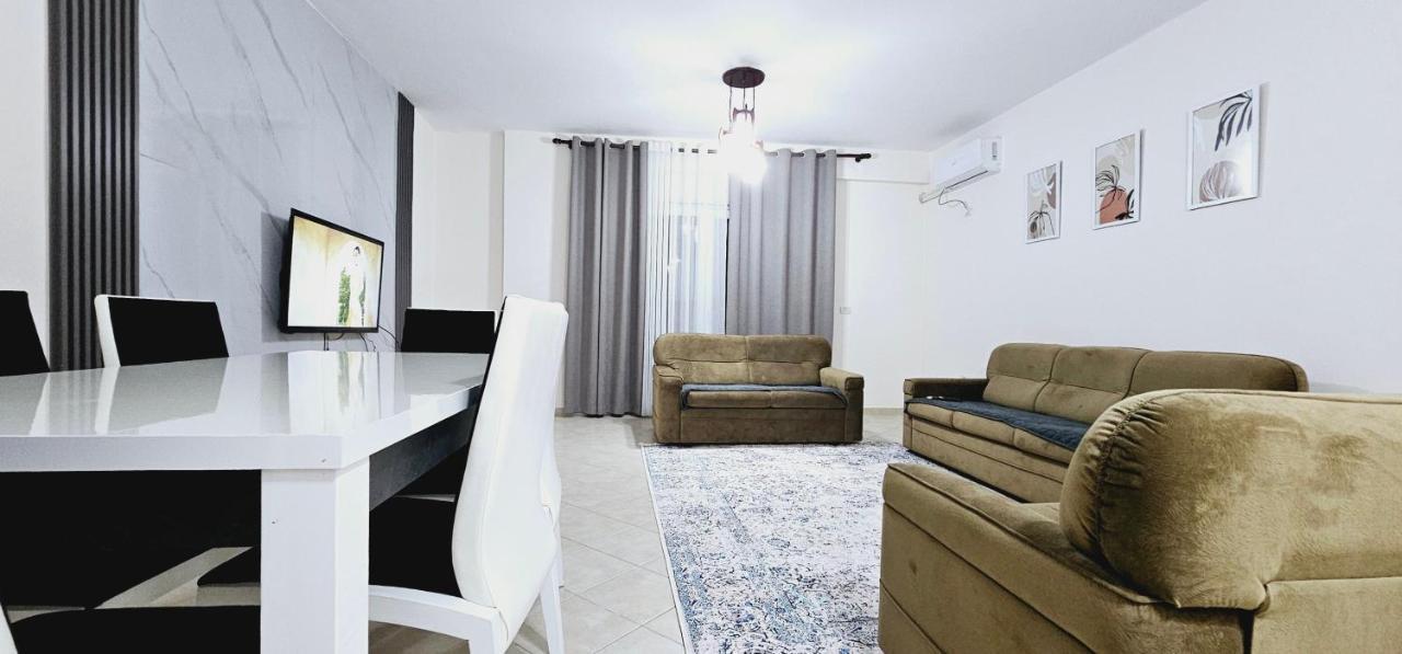 New Bazaar Side Bliss 2 Bed Room Apt With Free Garage Tirana Exterior foto
